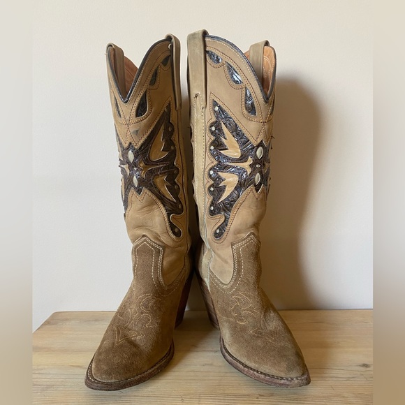 Vintage Miss Capezio Butterfly Boots - Picture 2 of 7